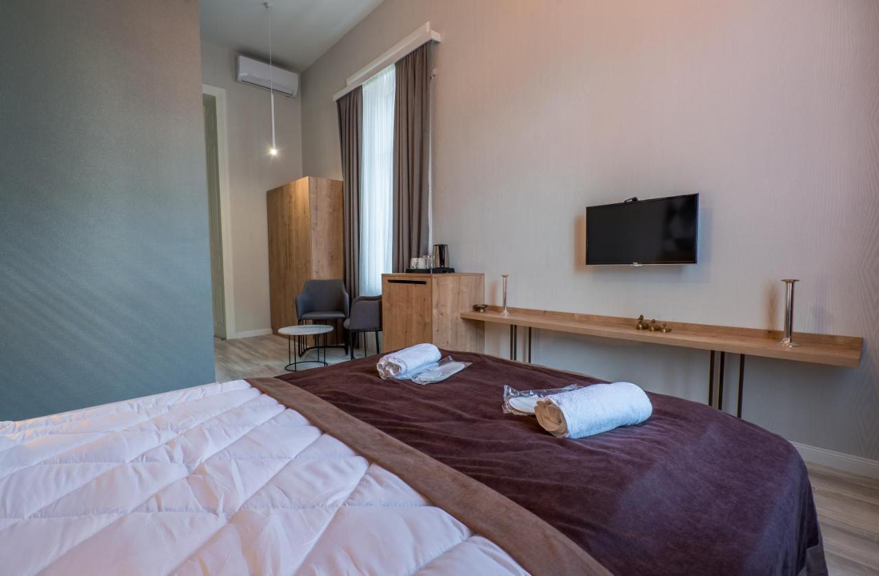 Mini Hotel On Aghmashenebeli Ave Tbilissi Extérieur photo