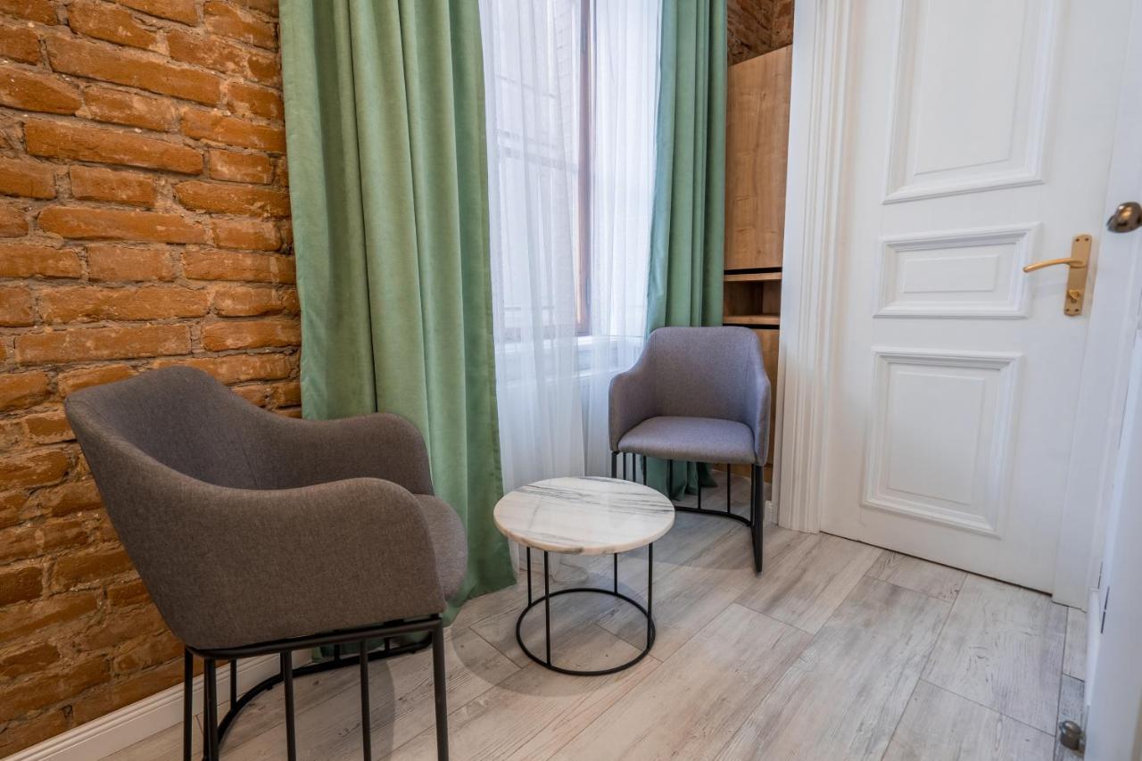 Mini Hotel On Aghmashenebeli Ave Tbilissi Extérieur photo