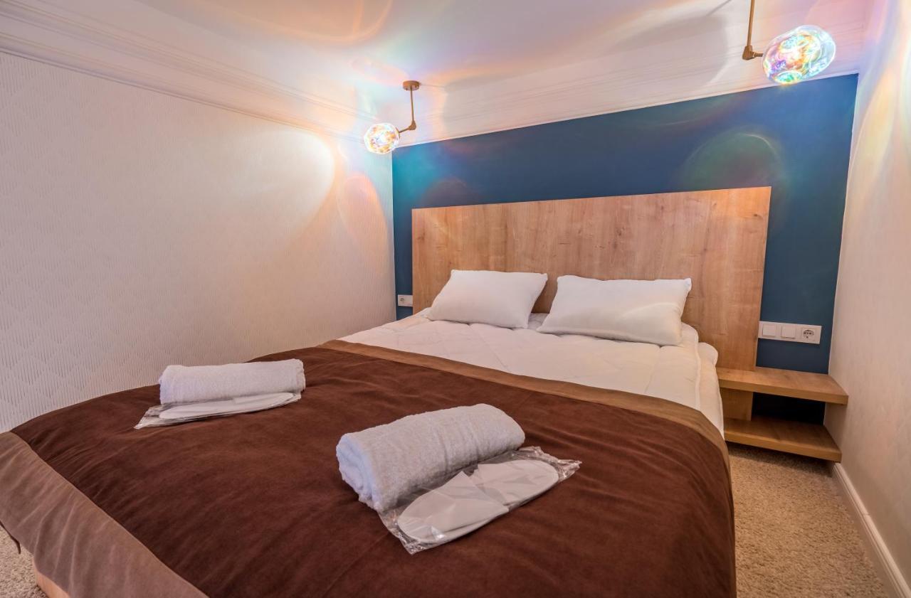Mini Hotel On Aghmashenebeli Ave Tbilissi Extérieur photo